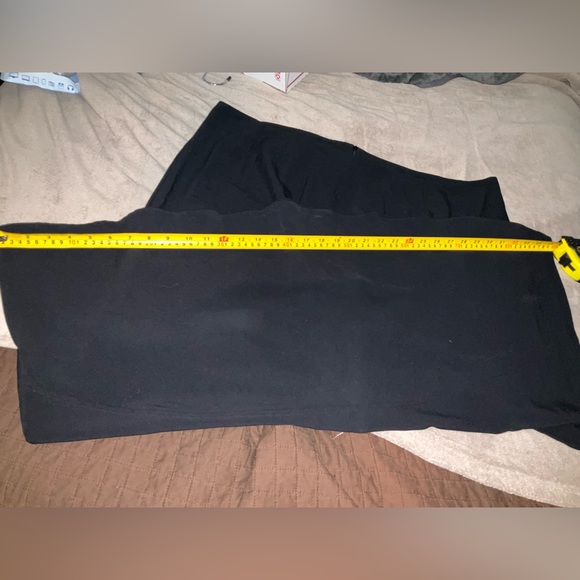 Plus Size Capri Pants - Back zipper - Picture 7 of 11